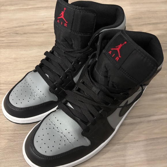 Retro Air Jordan 1 - Picture 2 of 4